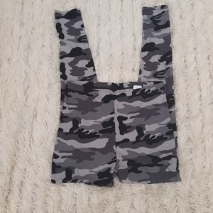 ❄3/$30- Camo Leggins